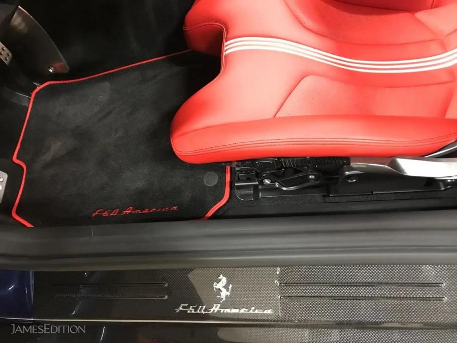 Детали интерьера Ferrari F60America (215098, 1 of 10) 2016 года  (фото 30 из 34)